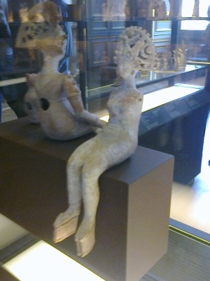 Aphrodite "orientale" assise nue, Ier siècle BC, Louvre